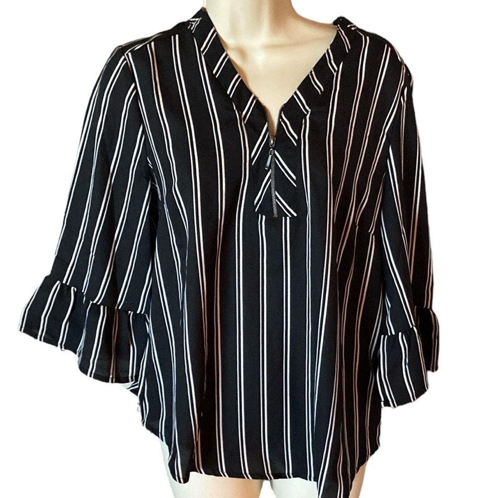 TOI ET MOI with zipper at the collar